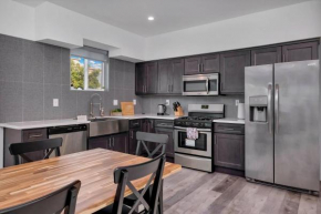 Luxury 3 BR Home Near Hollywood Prime Location